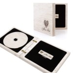 DREWNIANE ETUI NA PENDRIVE USB  I PŁYTĘ IPCWB/S Z NAPISEM Nasz Ślub