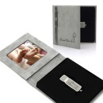 IPFS/F - Etui materiałowe szare na pendrive i zdjęcie pamiątka chrztu św.