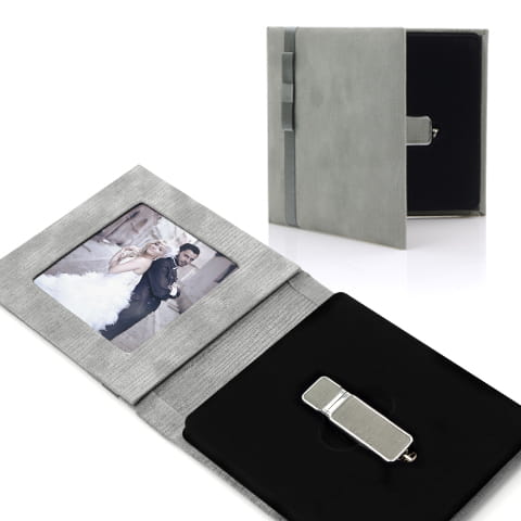 IPFS/I - Etui na pendrive i zdjęcie