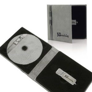IPCS/U - Etui materiałowe szare na pendrive i płytę 18 urodziny