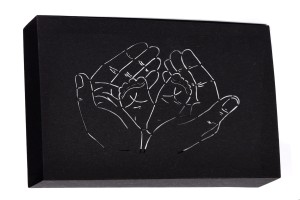 IPGN/CR - ETUI NA PENDRIVE USB CZARNE TEKTUROWE DŁONIE/STÓPKI