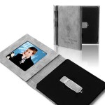 IPFS/D - Etui materiałowe szare na pendrive i zdjęcie pamiątka i komunii św.